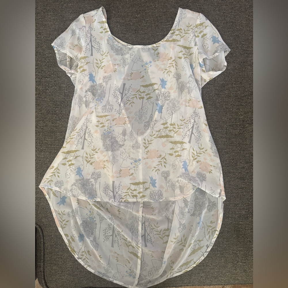 Disney Alice In the Wonderland Women Short Sleeve Sheer Hi-lo Top - Pastel, Sm